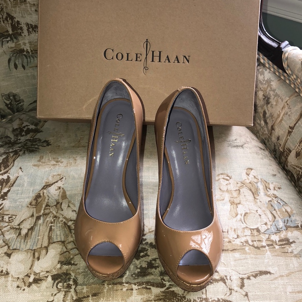 Cole Haan Nude platform heel. Like New.